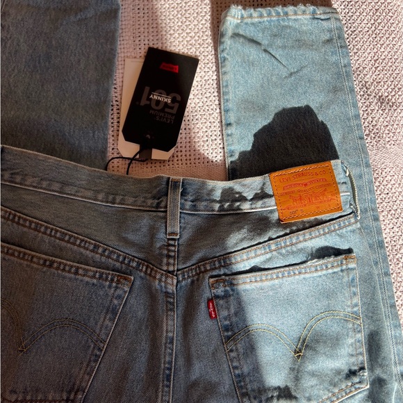 NWT Levi's 501 ripped skinny jeans size 30x28 - Picture 7 of 9